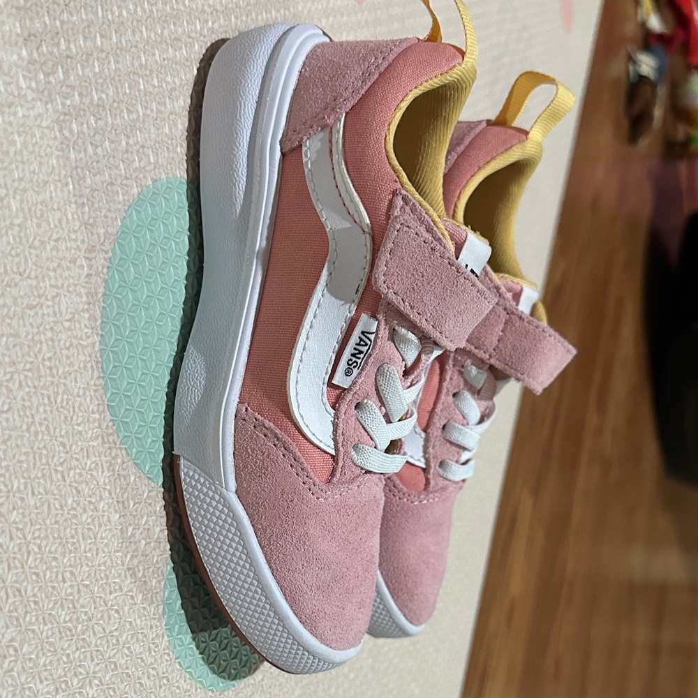 Vans Kids Sneakers in Pink and White